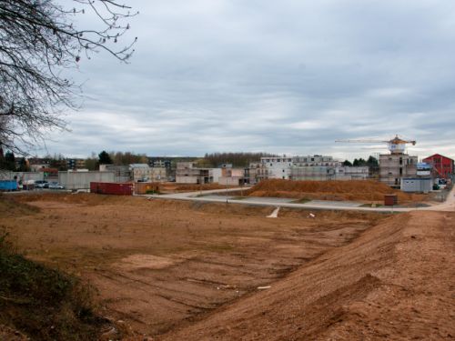 2013 Emmy-Noethen-Str.