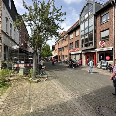 Bergische Landstraße Fußgängerzone im Mai 2023